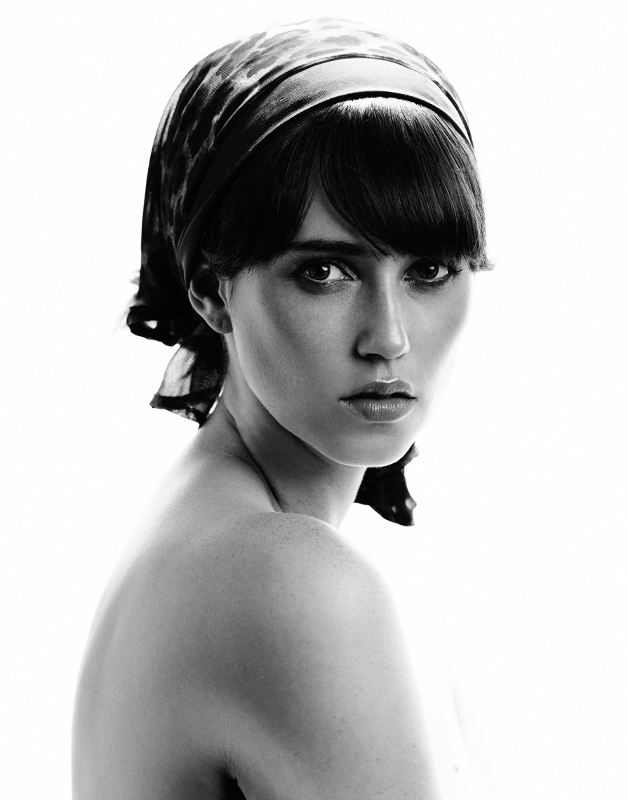 Caitlin Lyon by Eric Fischer Photo : Los Angeles