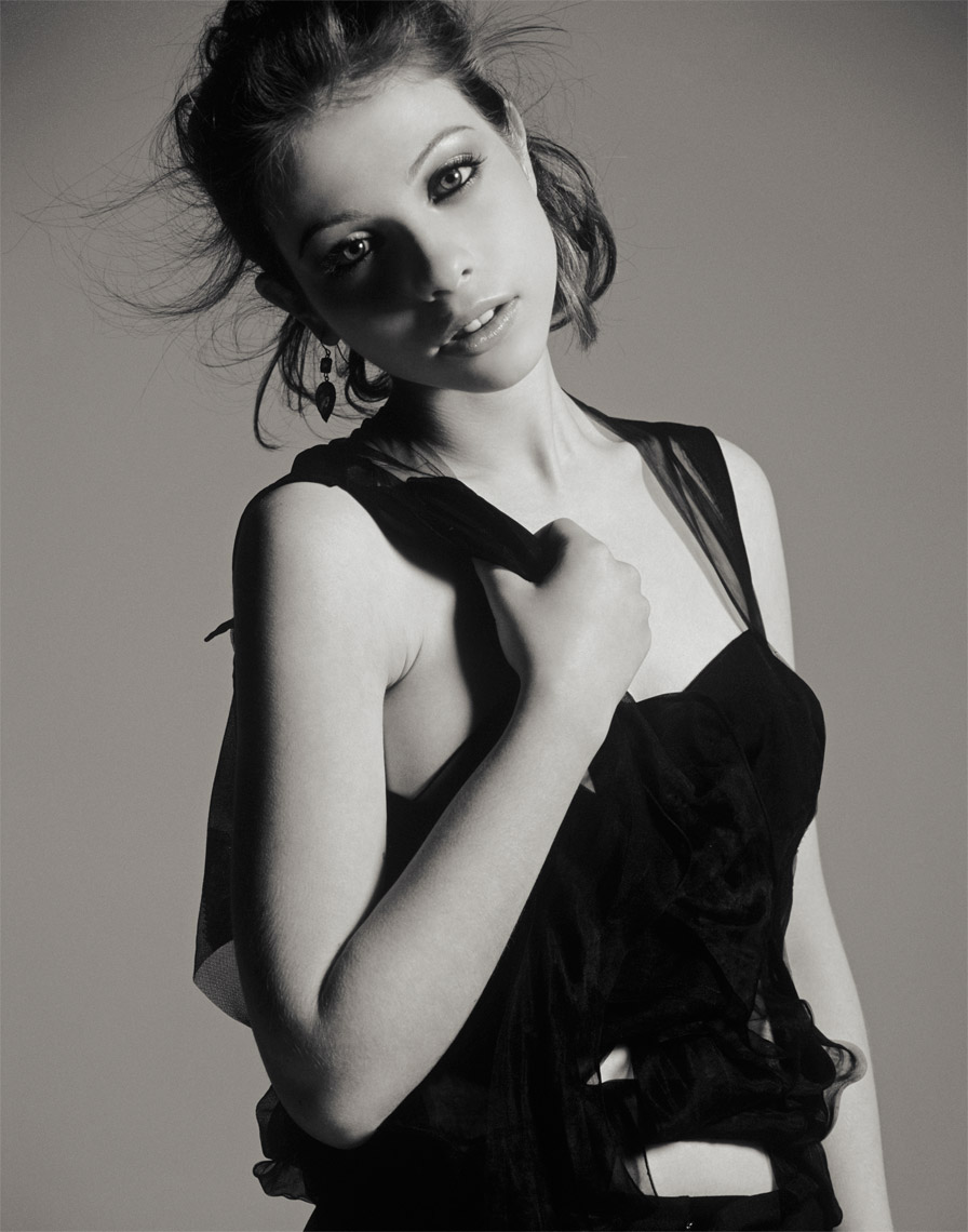 Michelle Trachtenberg by Eric Fischer Photo : Los Angeles