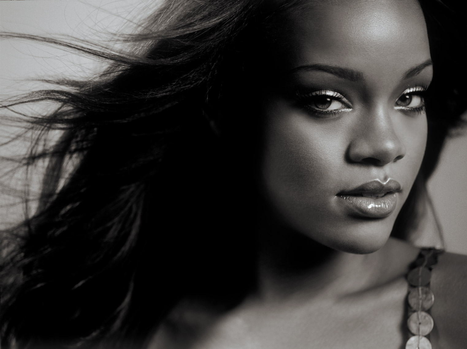 Rihanna-BW